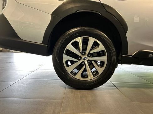 Used 2023 Subaru Outback Premium AWD/4WD image 40