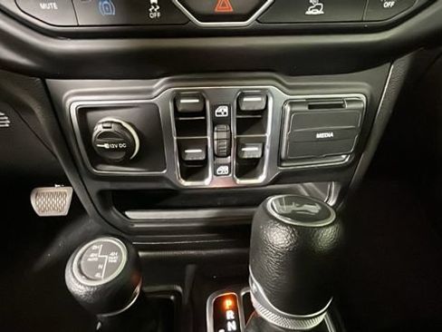 Used 2023 Jeep Wrangler Unlimited w/ Cold Weather Group AWD/4WD image 21