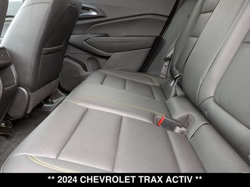 Used 2024 Chevrolet Trax ACTIV w/ Driver Confidence Package FWD image 3