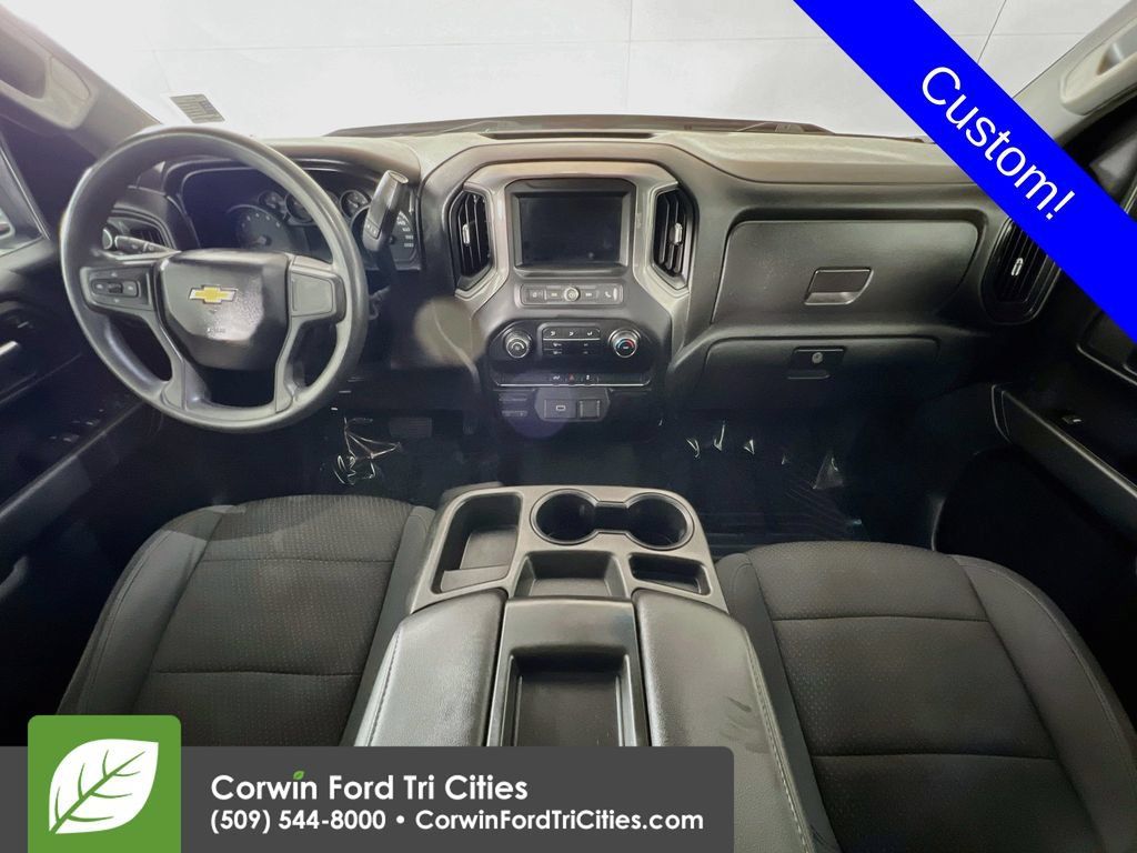 Used 2019 Chevrolet Silverado 1500 Custom w/ Custom Convenience Package AWD/4WD image 7