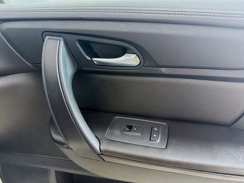 Used 2017 Chevrolet Traverse LT FWD image 30