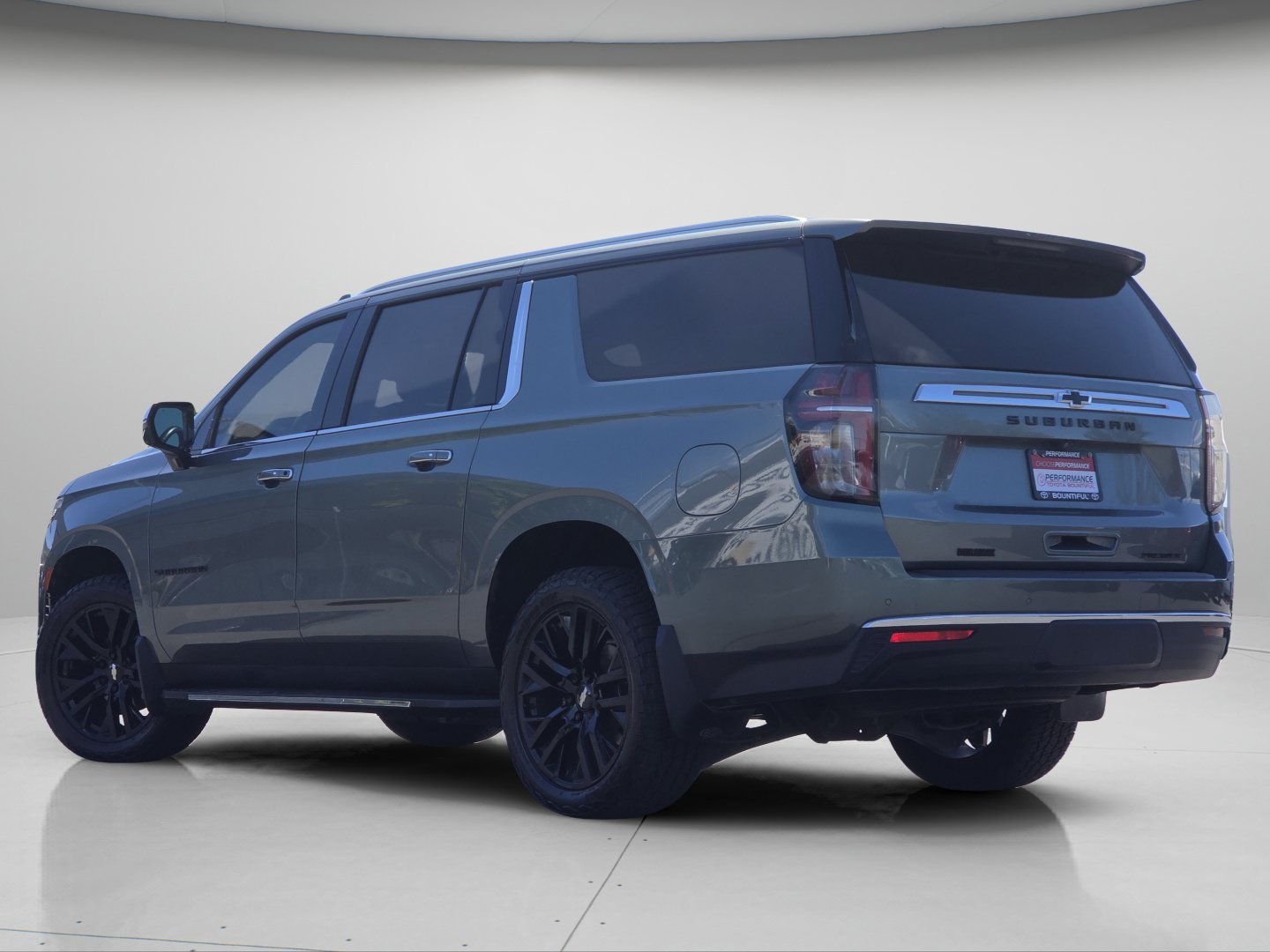 Used 2023 Chevrolet Suburban Premier AWD/4WD image 26