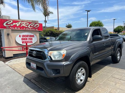 Used 2012 Toyota Tacoma PreRunner w/ SR5 Pkg RWD image 3