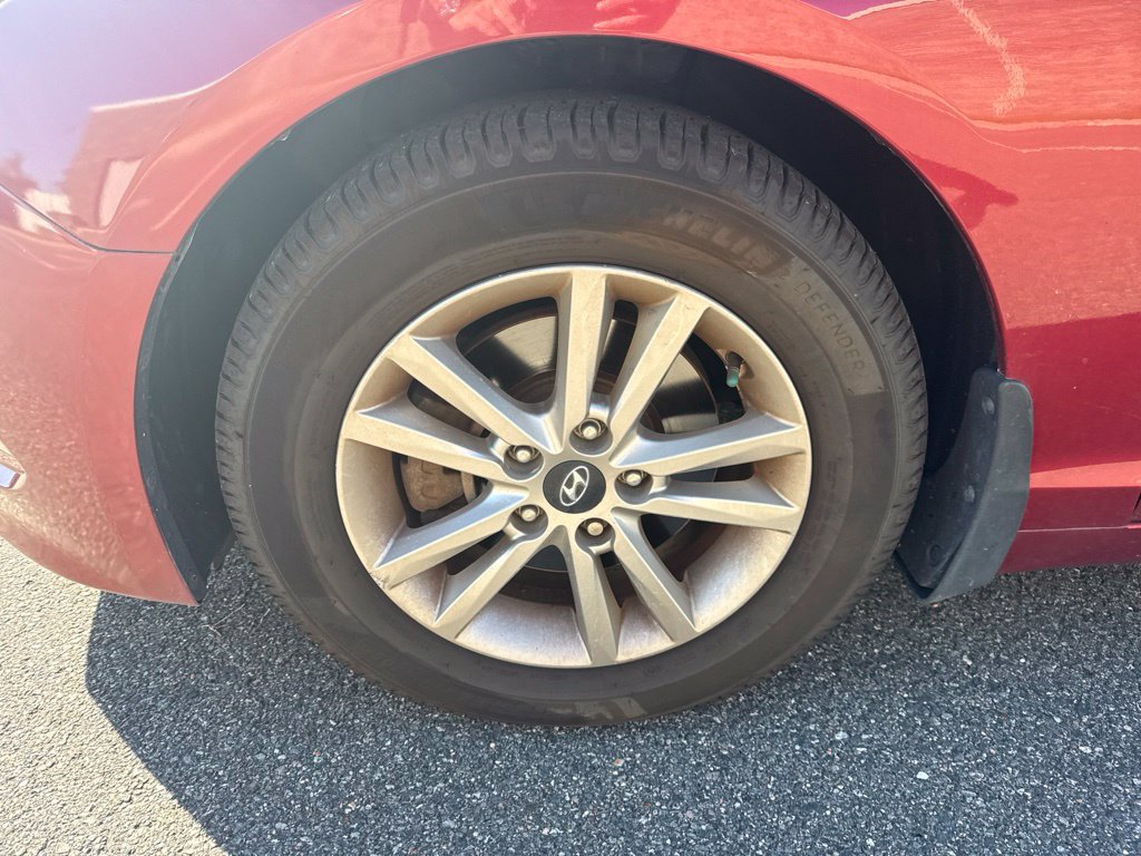 Used 2015 Hyundai Sonata SE FWD image 11