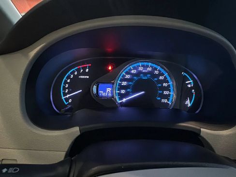 Used 2014 Toyota Sienna XLE w/ XLE Premium Package FWD image 39