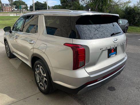 Used 2025 Hyundai Palisade Limited image 3