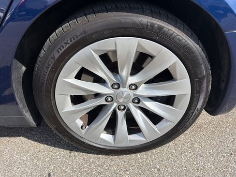 Used 2017 Tesla Model S 60 image 28