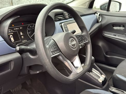 Used 2023 Nissan Versa SV image 13