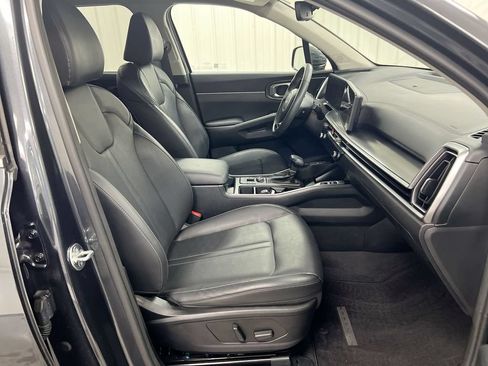 Used 2025 Kia Sorento EX FWD image 22