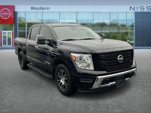 Certified 2021 Nissan Titan SV w/ SV Convenience Package image 3