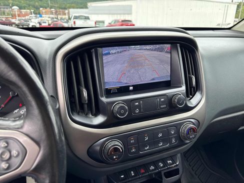 Used 2019 Chevrolet Colorado Z71 AWD/4WD image 16