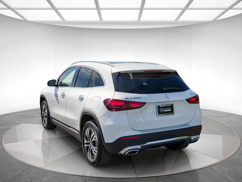 New 2026 Mercedes-Benz GLA 250 4MATIC image 2