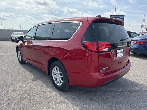 New 2026 Chrysler Voyager LX image 4