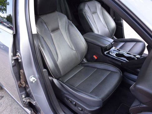Used 2021 Buick Envision Essence w/ Technology Package I FWD image 33