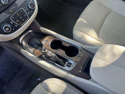 Used 2024 Chevrolet Malibu LT image 35