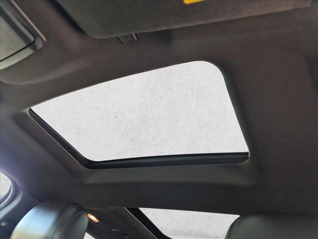 Used 2014 Ford Explorer XLT w/ Equipment Group 202A AWD/4WD image 16