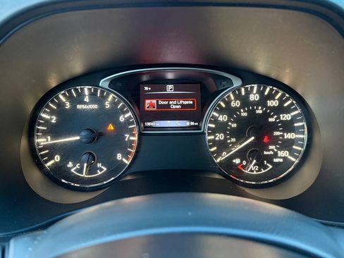 Used 2017 Nissan Pathfinder SL FWD image 33