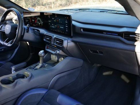 Used 2025 Ford Mustang Dark Horse image 41