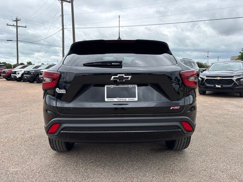 New 2026 Chevrolet Trax RS w/ Sunroof Package FWD image 5