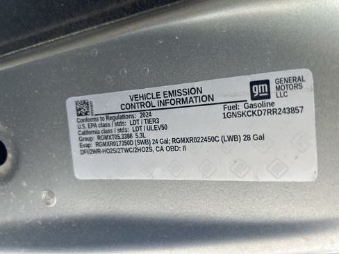 Used 2024 Chevrolet Suburban LT AWD/4WD image 9
