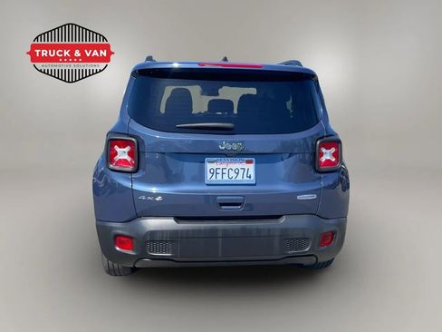 Used 2022 Jeep Renegade Latitude AWD/4WD image 2