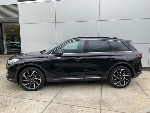New 2026 Lincoln Corsair Reserve AWD/4WD image 2