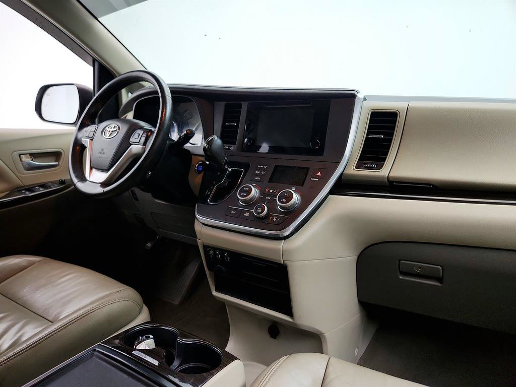 Used 2015 Toyota Sienna XLE FWD image 25
