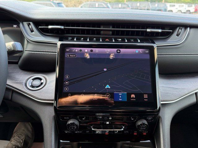 Used 2023 Jeep Grand Cherokee Limited w/ Black Appearance Package RWD image 21
