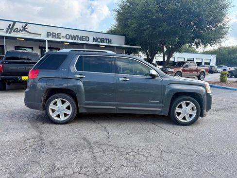 Used 2010 GMC Terrain SLT AWD/4WD image 2