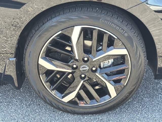 Certified 2025 Nissan Versa SR w/ Trunk Package FWD image 16