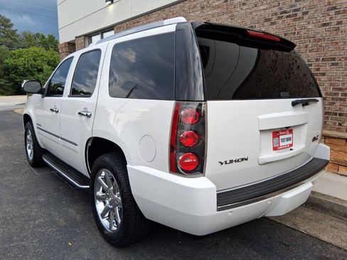 Used 2013 GMC Yukon Denali AWD/4WD image 3