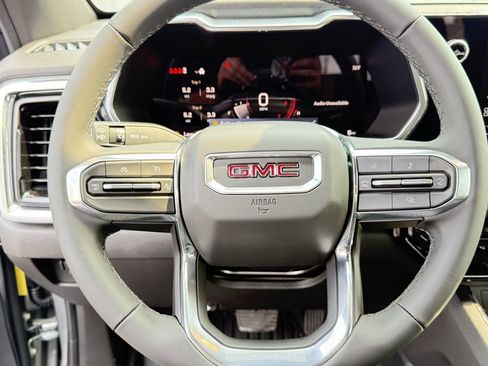 New 2026 GMC Canyon Elevation w/ Convenience Package image 24