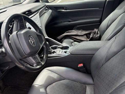 Used 2019 Toyota Camry XSE FWD image 6