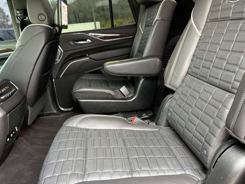 Used 2024 Cadillac Escalade Sport Platinum w/ Heavy-Duty Trailer Package image 20