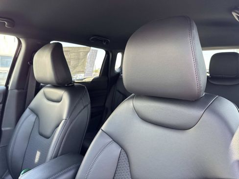 New 2026 Jeep Compass Latitude AWD/4WD image 24