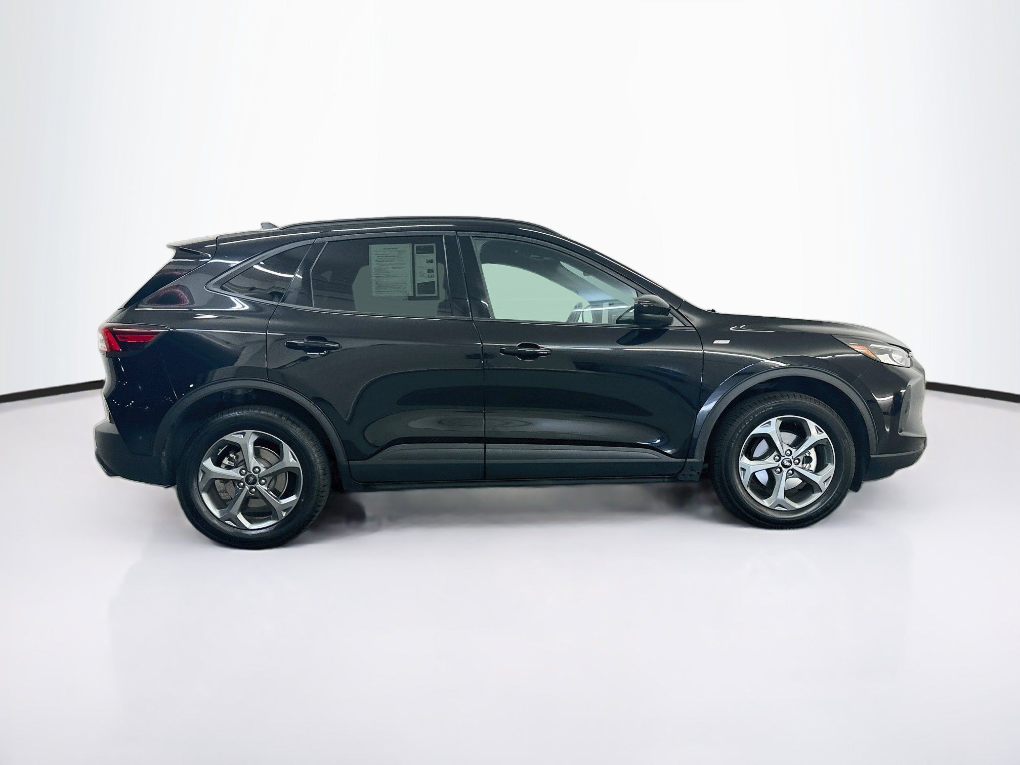 Used 2025 Ford Escape ST-Line Select AWD/4WD image 10