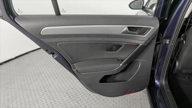 Used 2017 Volkswagen Golf S AWD/4WD image 16