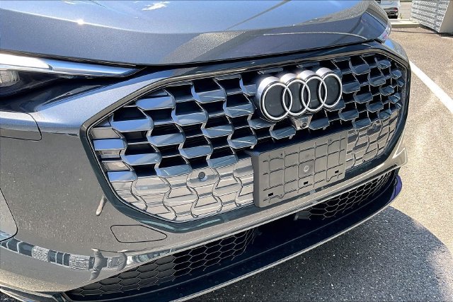 Used 2025 Audi Q5 Premium w/ Convenience Package AWD/4WD image 33