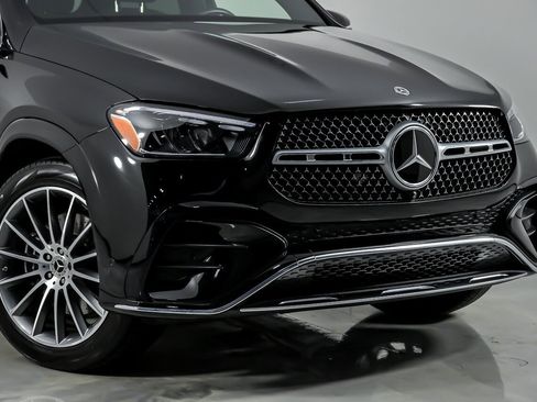 Used 2024 Mercedes-Benz GLE 350 4MATIC image 3