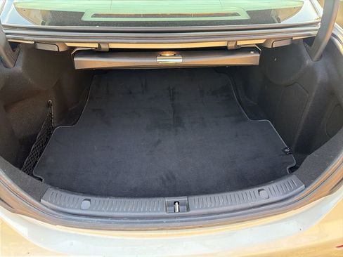 Used 2017 Mercedes-Benz E 300 4MATIC image 7