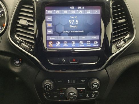 Used 2020 Jeep Cherokee Limited image 25