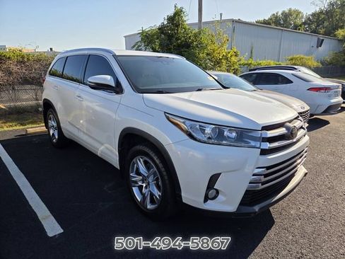 Used 2017 Toyota Highlander Limited FWD image 3