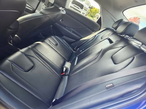 Used 2024 Hyundai Elantra Limited image 7