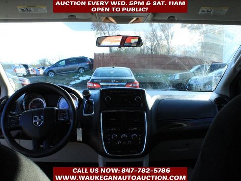 Used 2013 Dodge Grand Caravan SXT FWD image 8