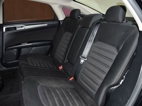 Used 2017 Ford Fusion SE w/ Fusion SE Technology Package FWD image 25