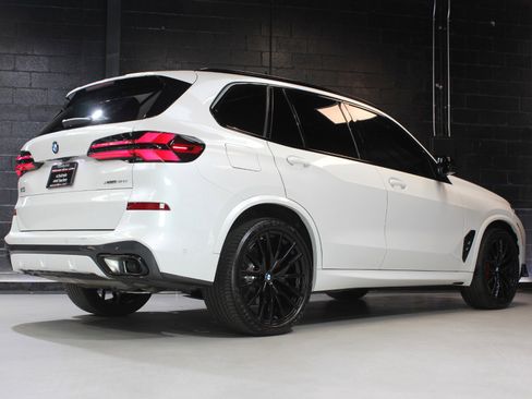 Used 2025 BMW X5 xDrive40i w/ M Sport Package image 90