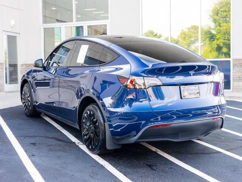 Used 2022 Tesla Model Y Long Range AWD/4WD image 18