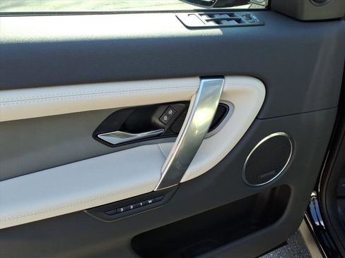 New 2026 Land Rover Discovery Sport Landmark image 10