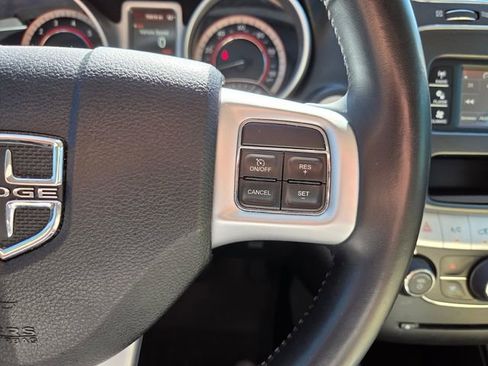 Used 2020 Dodge Journey SE w/ SE Popular Equipment Group FWD image 28