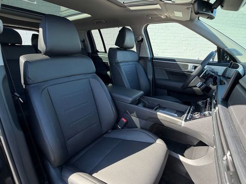 Used 2025 Hyundai Santa Fe Limited image 18